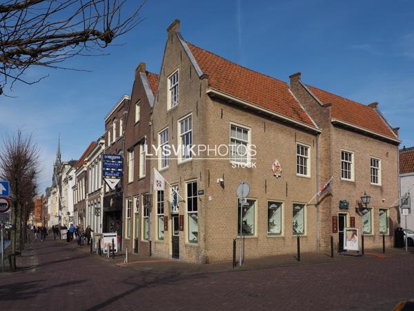 Winkelstraat aan haven in Schoonhoven [907152]