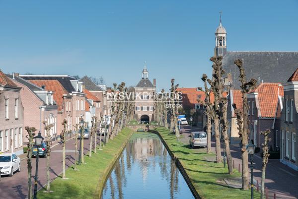 Binnenhaven met kerk en stadshuis in Nieuwpoort [01001929]