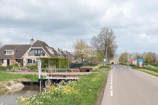 Woonhuizen aan Randweg in Streefkerk [01107833]