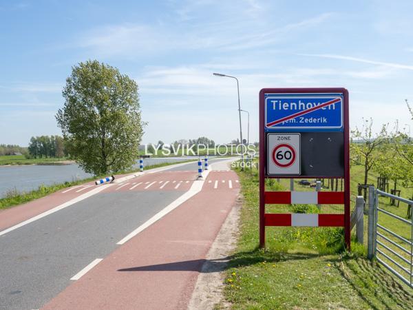 Plaatsnaambord Tienhoven [01107820]