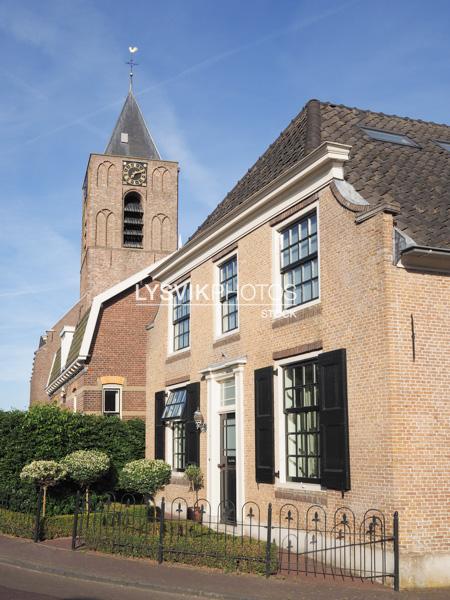 Historische boerderij met kerk [01103119]