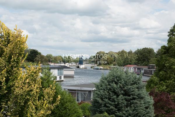 Woonboten afgemeerd bij Gorinchem [01106722]