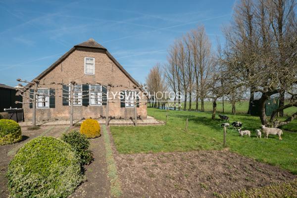 Monumentale boerderij Oosteinde 42 Wijngaarden