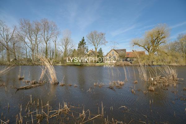 Woonboerderijen aan de Heulenslag in Bleskensgraaf [0028198]