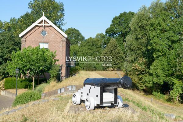 Kanon op de stadswal Nieuwpoort [0030438]