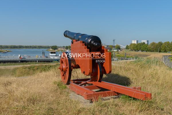 Kanon op grote bult in Gorinchem [0030326]