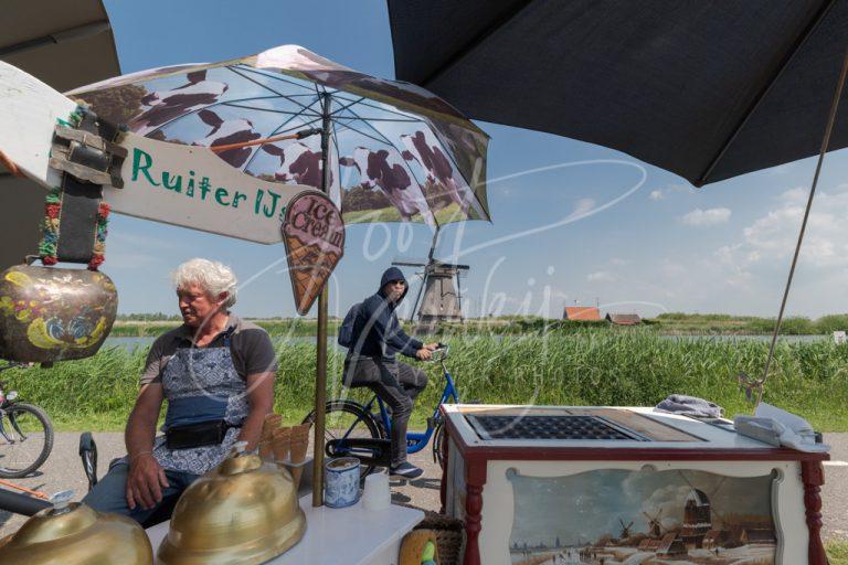 IJskar bij de Kinderdijk D810000521