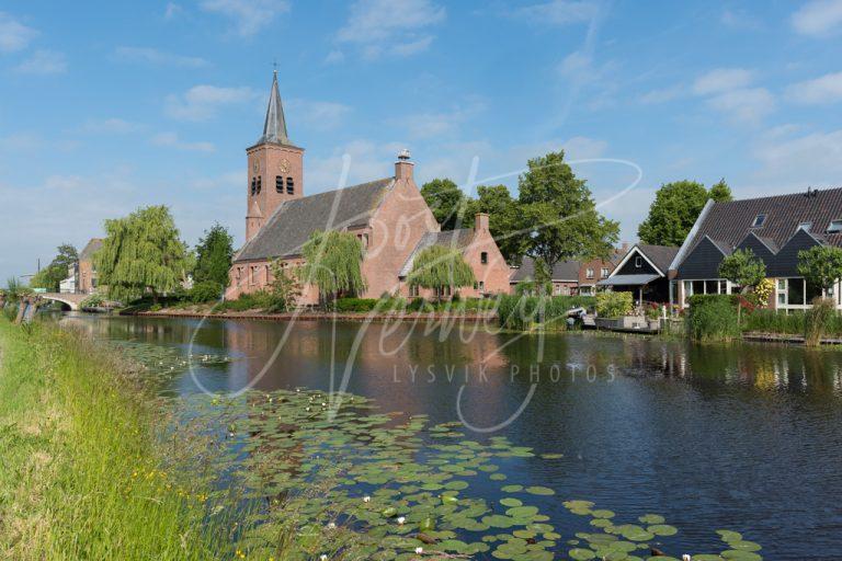 Kerk Bleskensgraaf D8101013