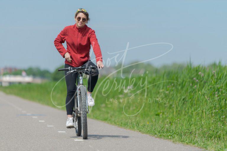 Toerist op de fiets D8E0033111