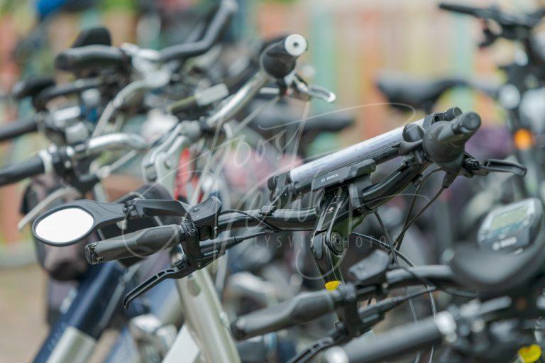 Geparkeerde fietsen tijdens toertocht D8E0033517