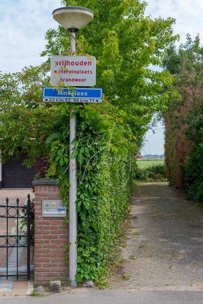 Straatnaambord Minkeloos D8101975