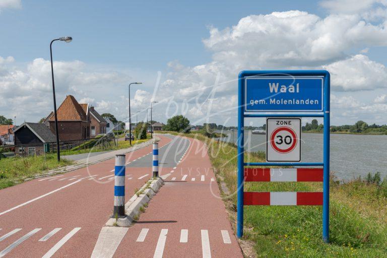 Plaatsnaambord Waal D8102395