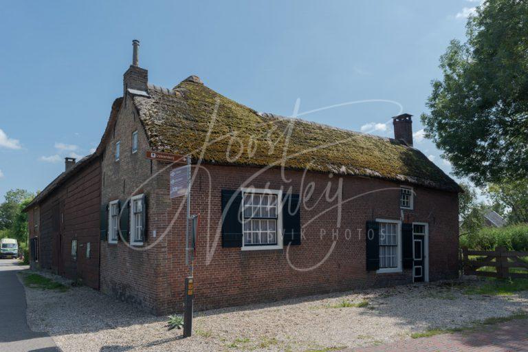 Boerderij uit de 18e eeuw in Pinkveer D8102718