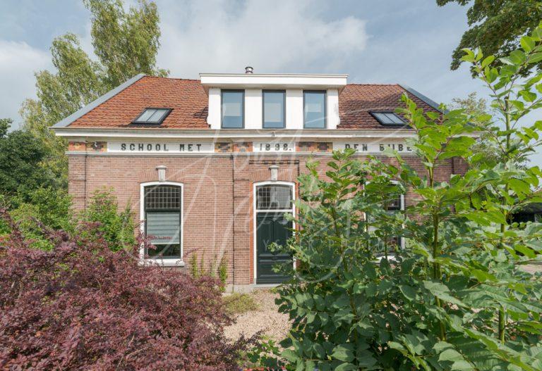 Het schoolhuis aan de Bovenkerkseweg 14 D8E034484