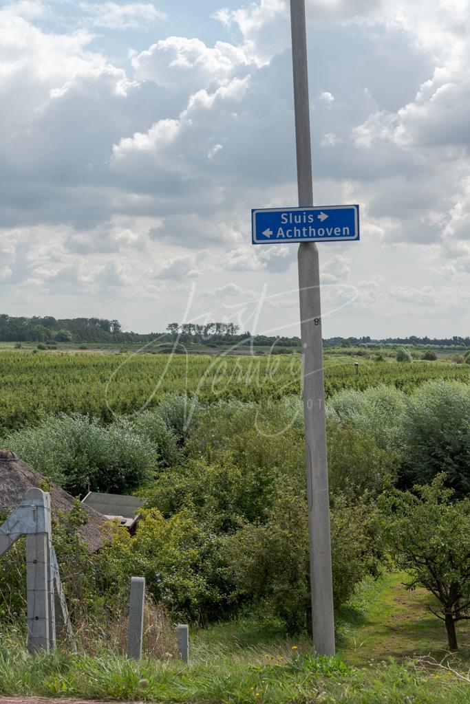 Straatnaambord Sluis D8102357