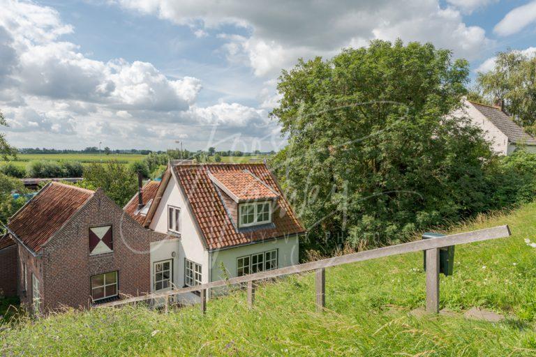 Dijkwoningen aan de Lekdijk