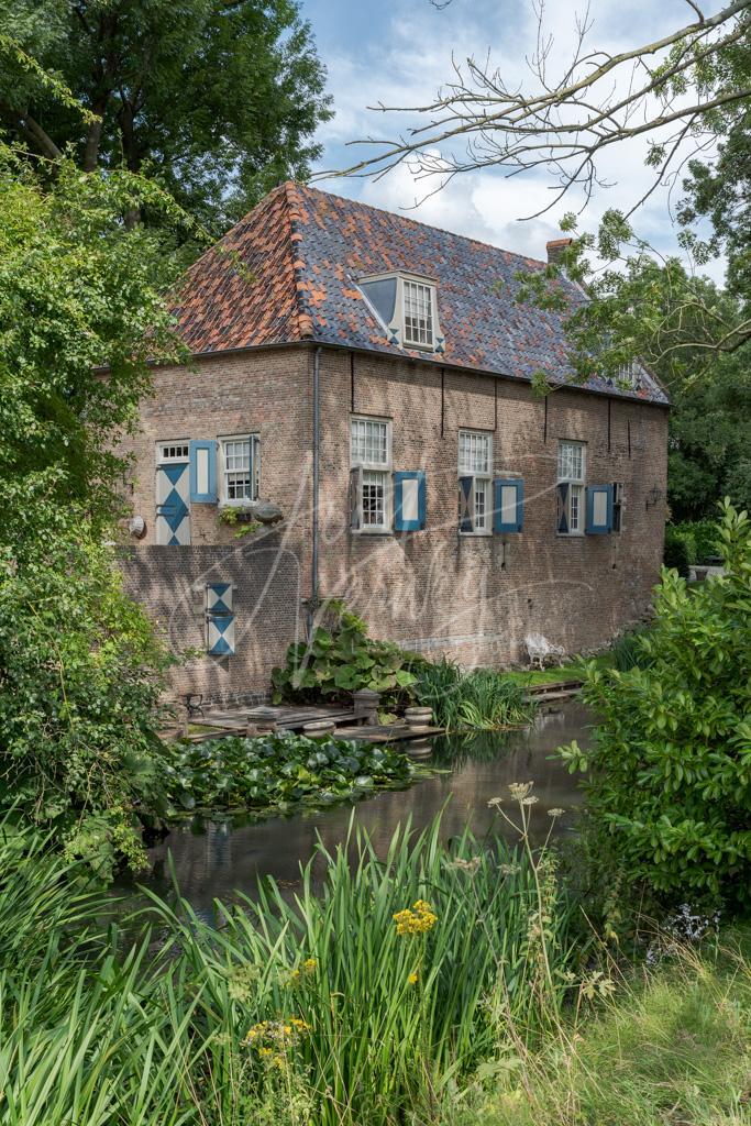 Bijgebouw bij voormalig kasteel Gelkenes D8102474