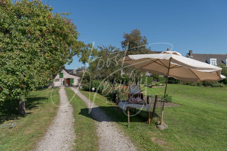 Stalletje met appels Oosteinde, Oud-Alblas D8103319