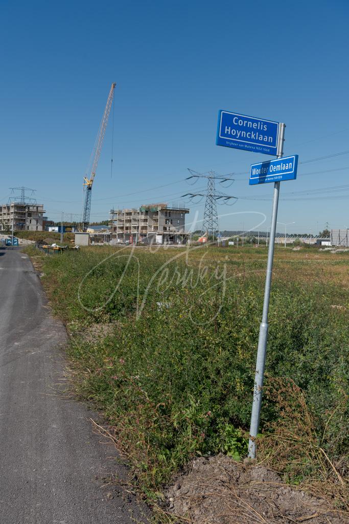 Straatnaamborden Cornelis Hoyncklaan en Wolter Oemlaan D8103402