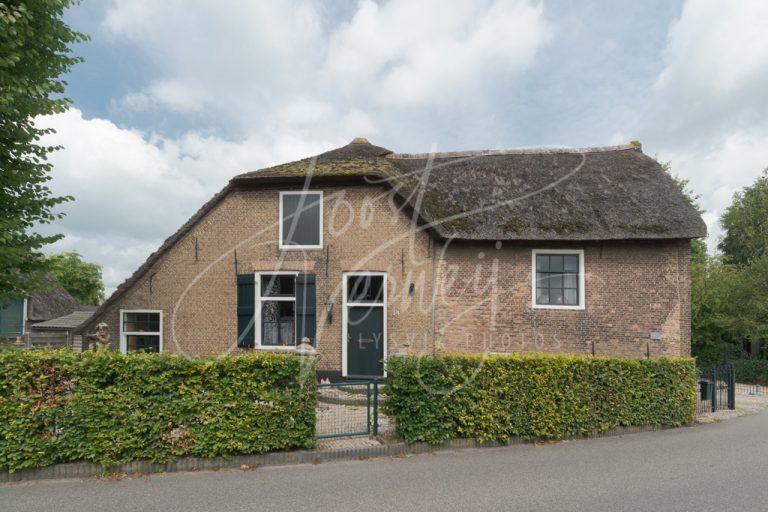 Boerderij Binnendamseweg 14 in Hardinxveld-Giessendam D8E034528