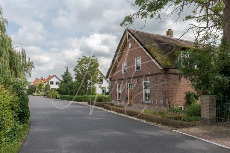 Dorpsgezicht met boerderijwoning D8102968