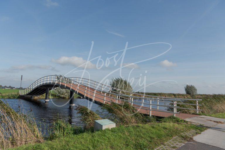 Fietsbrug over de Ammersche boezem D8104054