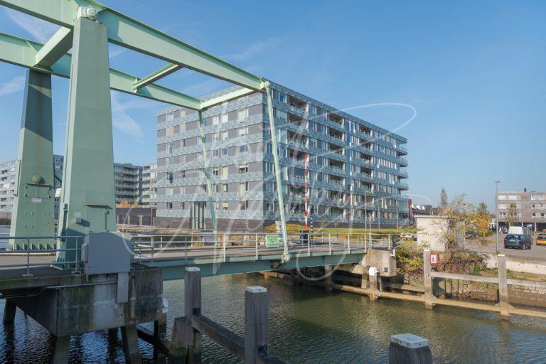 Brug over De Alblas bij de jachthaven D8104082