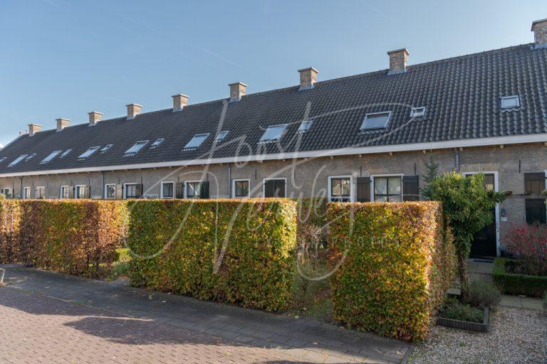 Rug-aan-rug woningen aan de Kerkstraat D8104135