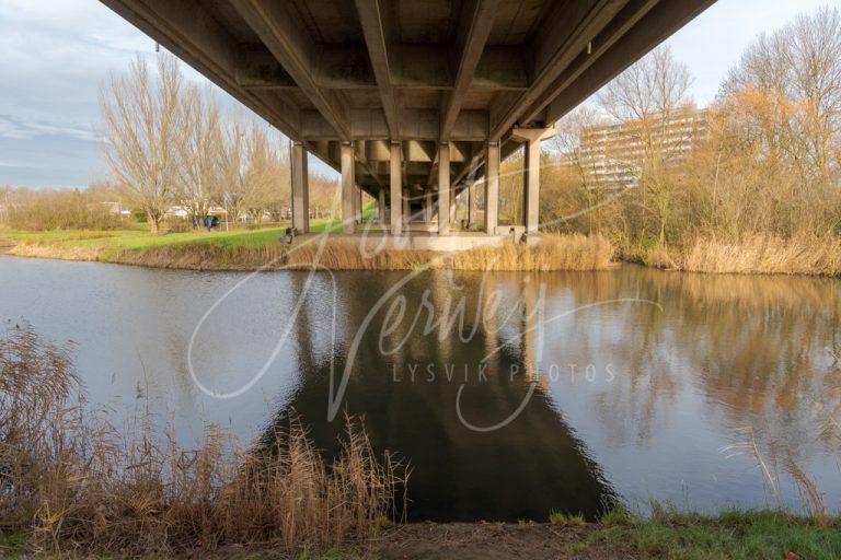 Het grote wiel onder de N3 bij Papendrecht D8104553