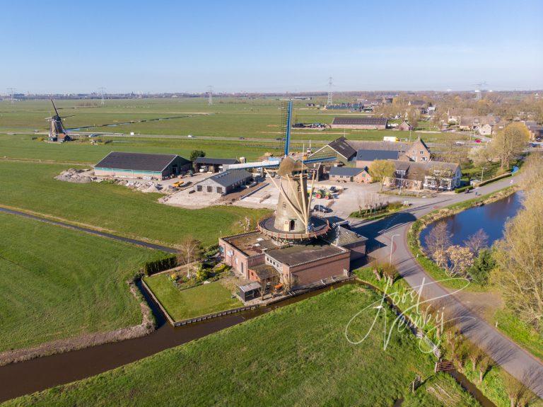 Luchtfoto molens in Oud-Alblas