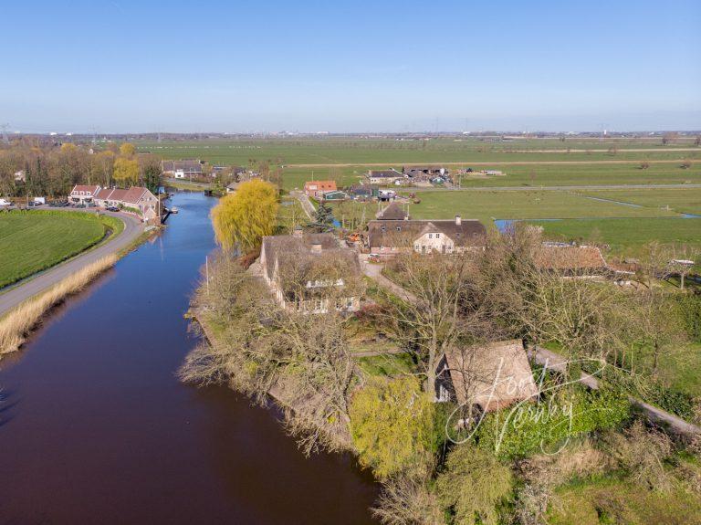 Luchtfoto riviertje de Alblas