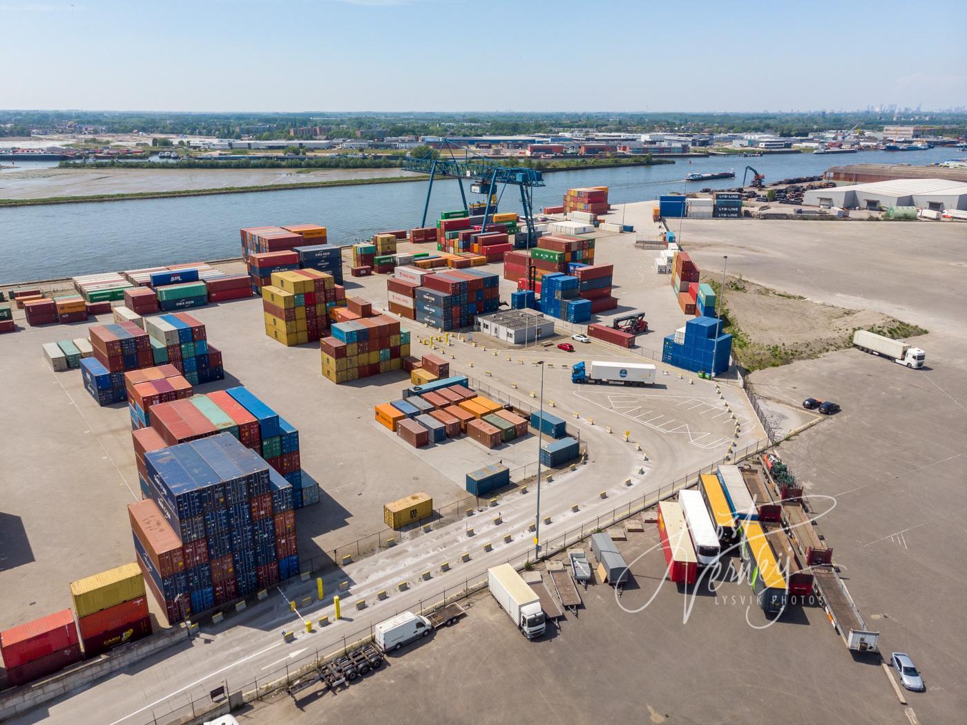 Luchtfoto container overslagterrein BCN Alblasserdam