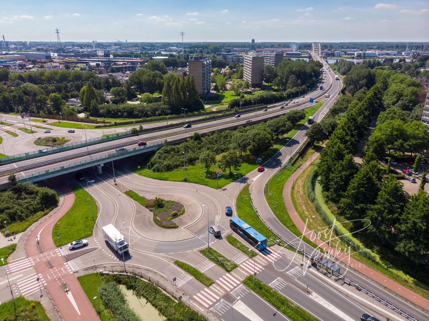 Luchtfoto kruising Burg. Keijzerweg en viaduct N3