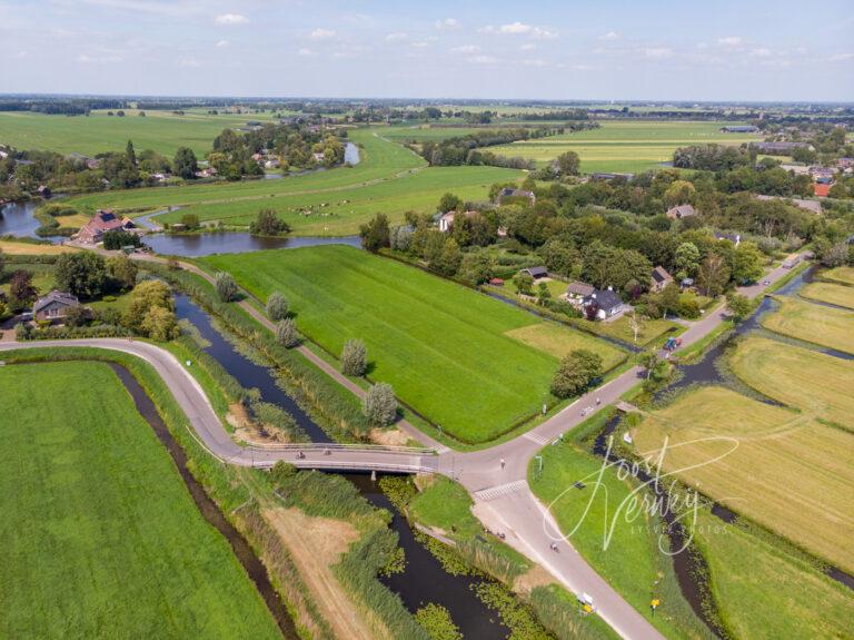 Luchtfoto driesprong bij Giessenburg en Hoornaar