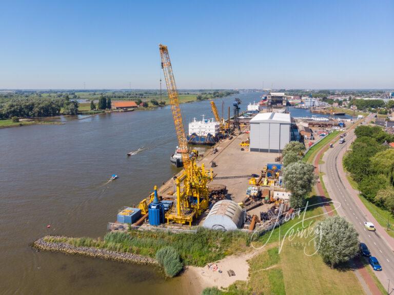 Luchtfoto scheepswerf Neptune Repair