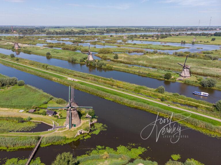 Luchtfoto molens Kinderdijk