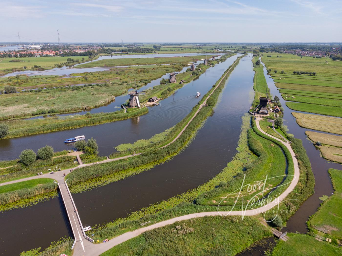 Luchtfoto molens Kinderdijk