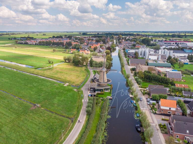 Luchtfoto molen De Vriendschap