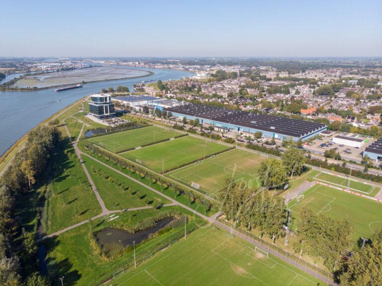 Luchtfoto bedrijfshallen Fokker Papendrecht