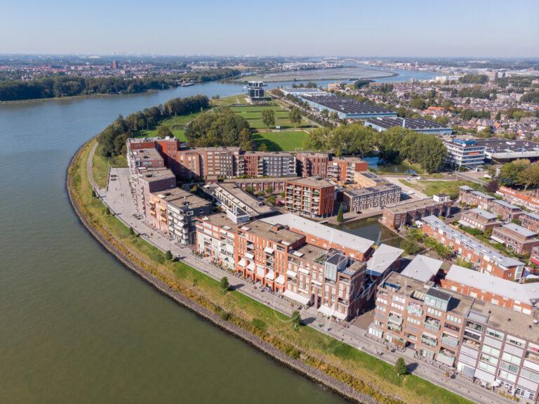 Luchtfoto Merwehoofd in Papendrecht