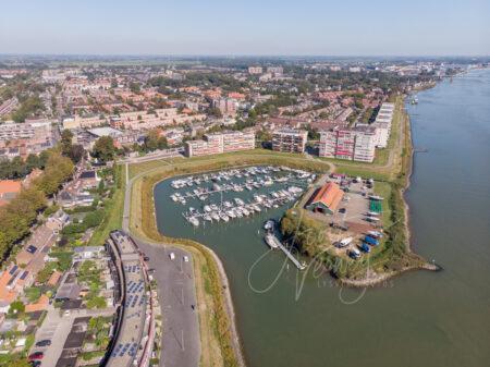 Luchtfoto jachthaven in Papendrecht