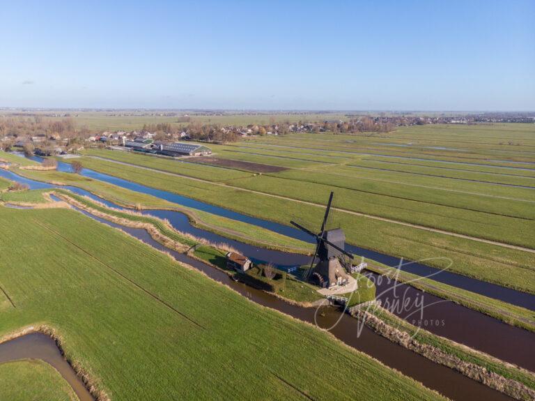 Luchtfoto Middelmolen in Molenaarsgraaf