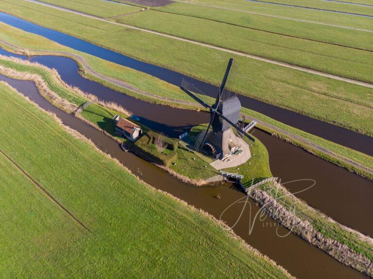 Luchtfoto Middelmolen in Molenaarsgraaf