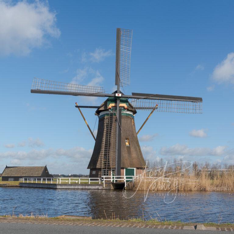 Achtkante molen in Groot-Ammers