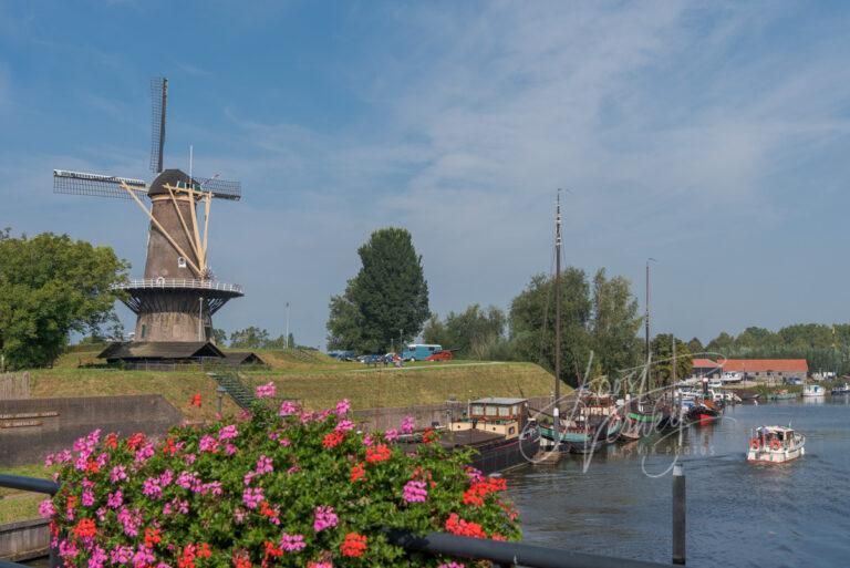 Molen Nooit Volmaakt op de vestingwallen in Gorinchem