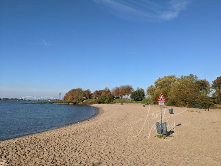 Strandje bij Buiten de Waterpoort