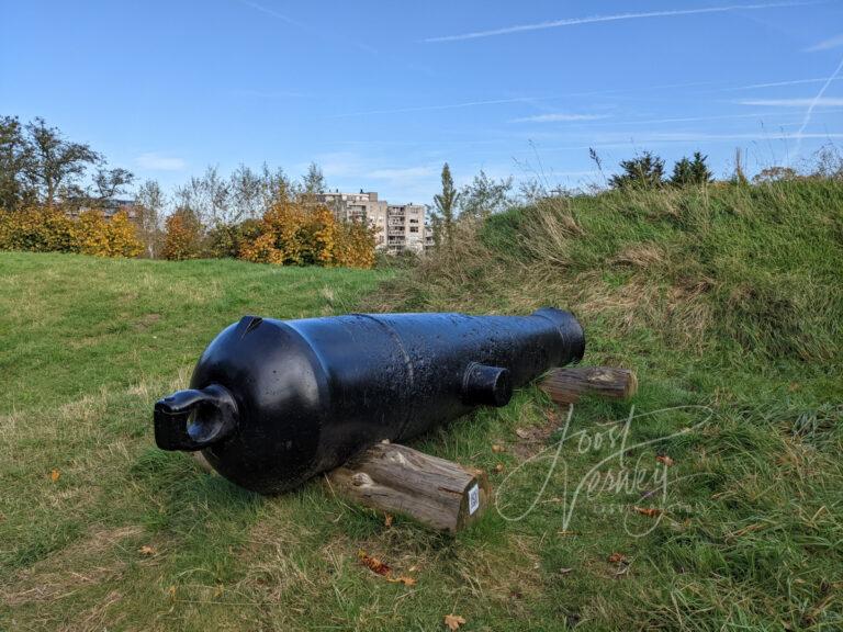 Batterij op in heuvel in Bastion 2