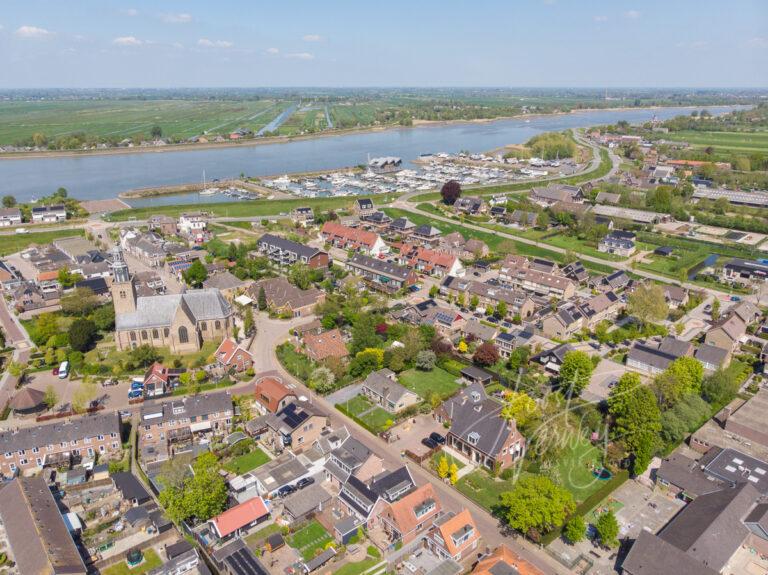 Luchtfoto dorp Streefkerk D2205021458