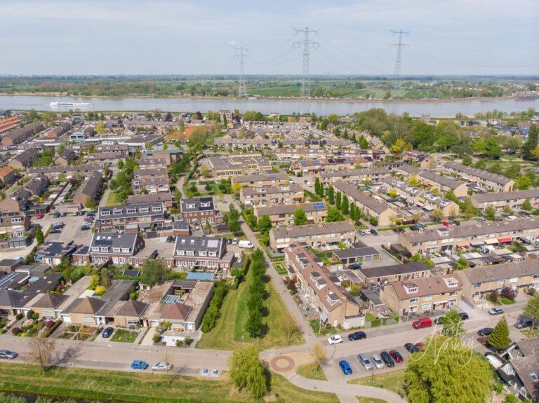 Luchtfoto Nieuw-Lekkerland D2205041486