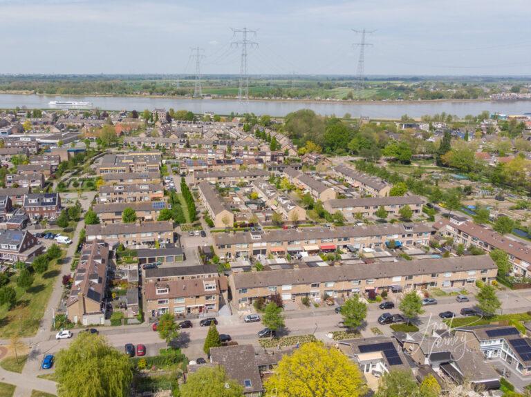 Luchtfoto Nieuw-Lekkerland D2205041487